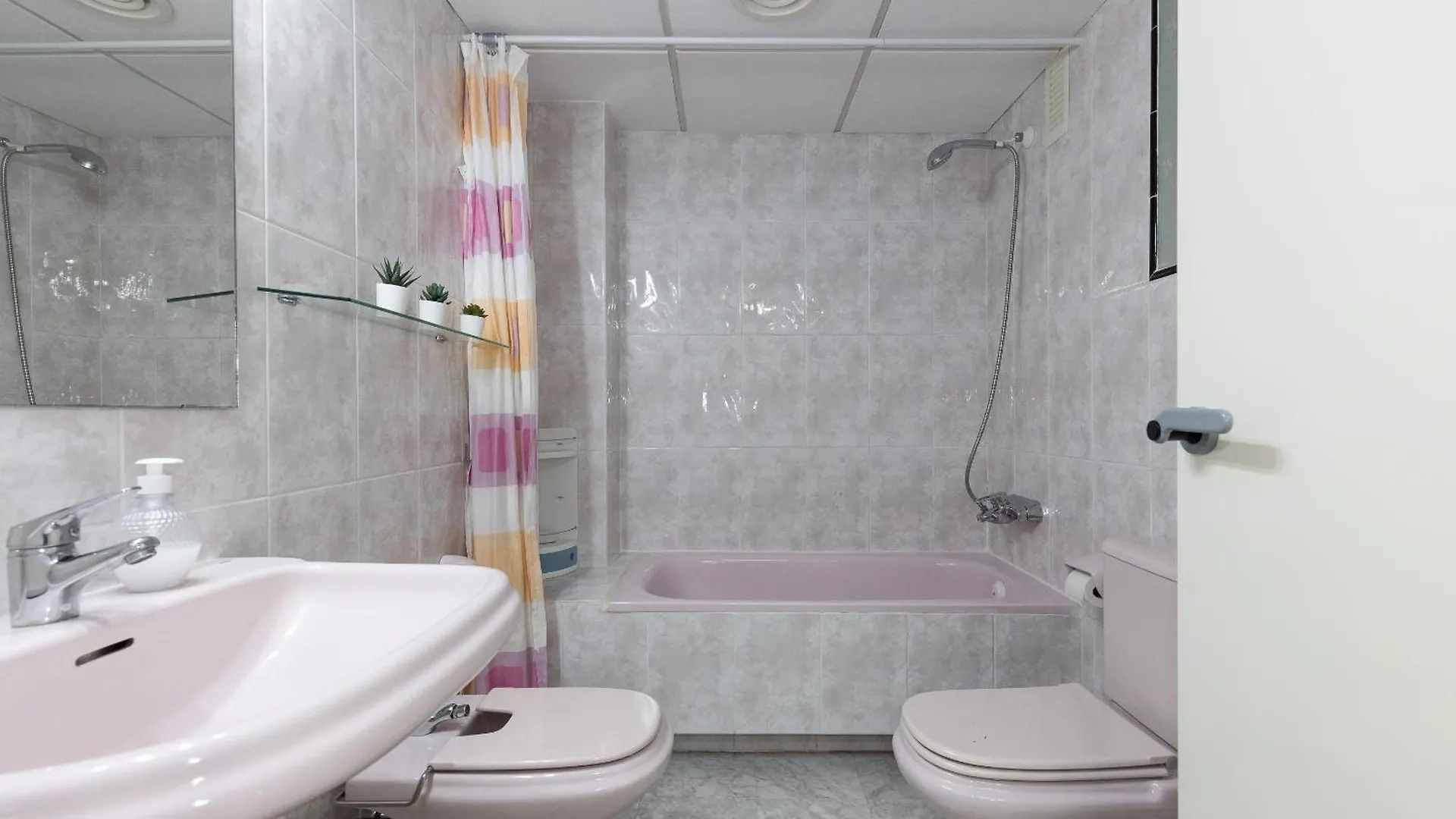 Uhc Cancun Apartments Salou
